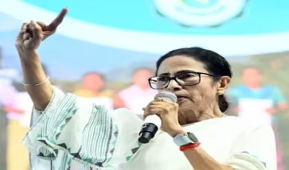 পাকিস্তান-হুমকি ইস্যুতে তোলপাড় রাজ্য রাজনীতি! প্রধানমন্ত্রীকে সরাসরি চ্যালেঞ্জ ছুঁড়লেন তৃণমূলনেত্রী