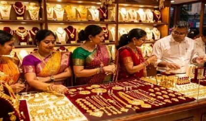 সোনার দাম কি এক ধাক্কায় কমবে? ল্যাব-মেড গোল্ড নিয়ে জল্পনা বনাম বাস্তব— জানুন আসল সত্য সোনার দাম কি এক ধাক্কায় কমবে? ল্যাব-মেড গোল্ড নিয়ে জল্পনা বনাম বাস্তব— জানুন আসল সত্য