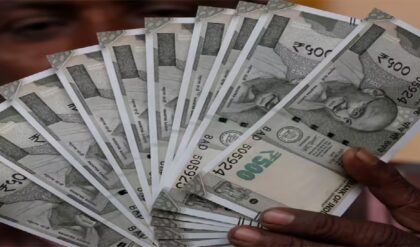 ৫০ লক্ষ কেন্দ্রীয় কর্মীর পোয়াবারো! ফিটমেন্ট ফ্যাক্টর বাড়লেই কি দ্বিগুণ হবে ন্যূনতম বেতন? ৫০ লক্ষ কেন্দ্রীয় কর্মীর পোয়াবারো! ফিটমেন্ট ফ্যাক্টর বাড়লেই কি দ্বিগুণ হবে ন্যূনতম বেতন?