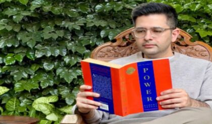 ‘দ্য ৪৮ ল’জ অফ পাওয়ার’— এক বইয়েই কি মোক্ষম চাল চাললেন রাঘব? আম আদমি পার্টিতে অস্বস্তি