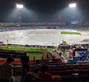 টসে জিতে ব্যাটিং নিয়ে চরম ভুল করলেন রাহানে? ইডেনে ঝমঝমিয়ে বৃষ্টি, ওভার কাটার অঙ্ক নিয়ে তোলপাড়! টসে জিতে ব্যাটিং নিয়ে চরম ভুল করলেন রাহানে? ইডেনে ঝমঝমিয়ে বৃষ্টি, ওভার কাটার অঙ্ক নিয়ে তোলপাড়!