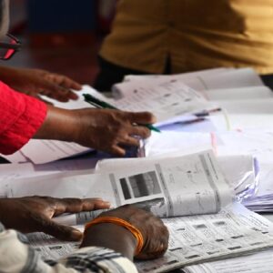 “ভোটের মুখে বিরাট ধাক্কা!”-ফ্রিজ হলো ভোটার তালিকা, ৯০ লক্ষ মানুষের নাম বাদ? “ভোটের মুখে বিরাট ধাক্কা!”-ফ্রিজ হলো ভোটার তালিকা, ৯০ লক্ষ মানুষের নাম বাদ?