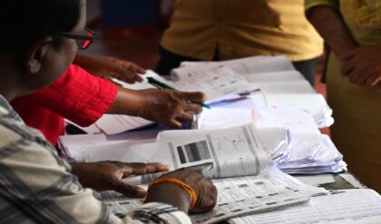 “ভোটের মুখে বিরাট ধাক্কা!”-ফ্রিজ হলো ভোটার তালিকা, ৯০ লক্ষ মানুষের নাম বাদ?