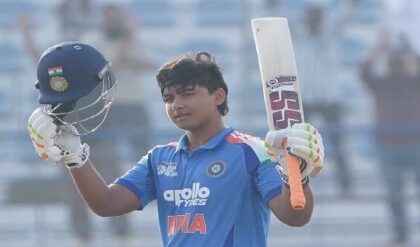 সূর্যবংশীর তাণ্ডবে ক্লিন বোল্ড কামরান আকমল-বাসিত আলি! পাক তারকাদের মুখে ‘ববলু’র জয়গান, যা বললেন চমকে যাবেন সূর্যবংশীর তাণ্ডবে ক্লিন বোল্ড কামরান আকমল-বাসিত আলি! পাক তারকাদের মুখে ‘ববলু’র জয়গান, যা বললেন চমকে যাবেন