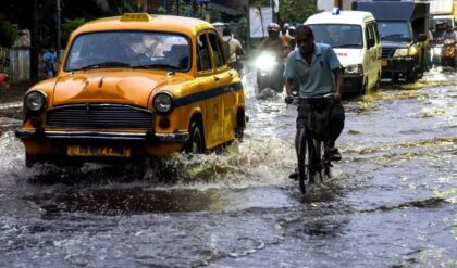 “একটু বৃষ্টিতেই কেন ডুবছে তিলোত্তমা?”-শুধু কি পুরসভার দোষ, নাকি দায়ী আপনিও? বিস্ফোরক তথ্য!