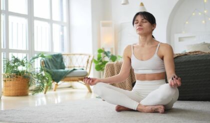 ওষুধ ছাড়াই কমবে ব্যথা, বাড়বে বুদ্ধি! মাত্র এক সপ্তাহের ধ্যানে কীভাবে বদলে যায় শরীর? জানুন বিস্তারিত ওষুধ ছাড়াই কমবে ব্যথা, বাড়বে বুদ্ধি! মাত্র এক সপ্তাহের ধ্যানে কীভাবে বদলে যায় শরীর? জানুন বিস্তারিত