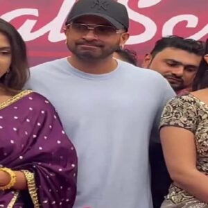 “কোমর জড়িয়ে ধরলেন শাকিব! বারবার হাত সরালেন নায়িকা”-সুপারস্টারের আচরণে ছিঃ ছিঃ নেটপাড়ায়