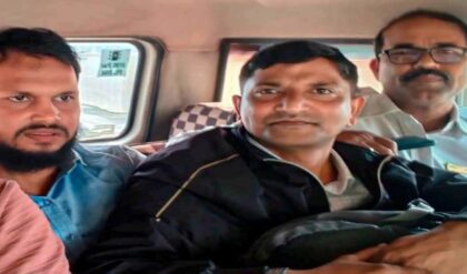 বিচারকদের ‘পণবন্দি’ করার মাস্টারমাইন্ড কি মিম নেতা মোফাক্কেরুল? সুপ্রিম কোর্টের নির্দেশে গ্রেফতারের পর আজ বড় আপডেট! বিচারকদের ‘পণবন্দি’ করার মাস্টারমাইন্ড কি মিম নেতা মোফাক্কেরুল? সুপ্রিম কোর্টের নির্দেশে গ্রেফতারের পর আজ বড় আপডেট!