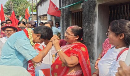 নিজের নামে নেই জমি-গাড়ি, স্ত্রীর গয়না আছে ১৪ লক্ষের; সম্পত্তির হিসেবে ঠিক কতটা ধনী বাম নেতা কলতান?
