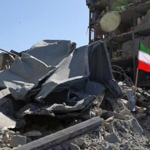 ১০ দফা শর্তে কি মাথা নোয়াল আমেরিকা? ইরান-ইজরায়েল যুদ্ধে সাময়িক বিরতি, কিন্তু লেবাননে কেন রক্তগঙ্গা? ১০ দফা শর্তে কি মাথা নোয়াল আমেরিকা? ইরান-ইজরায়েল যুদ্ধে সাময়িক বিরতি, কিন্তু লেবাননে কেন রক্তগঙ্গা?