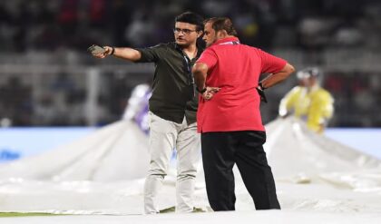 নাইটদের ‘হোম গ্রাউন্ড’ বাঁচাতে বিনিদ্র রজনী কাটছে এই ব্যক্তির! ইডেন নিয়ে কেন এত আবেগপ্রবণ সুজন মুখোপাধ্যায়? নাইটদের ‘হোম গ্রাউন্ড’ বাঁচাতে বিনিদ্র রজনী কাটছে এই ব্যক্তির! ইডেন নিয়ে কেন এত আবেগপ্রবণ সুজন মুখোপাধ্যায়?