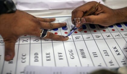 তীব্র দাবদাহ উপেক্ষা করে জনজোয়ার! ৩ রাজ্যে শেষ হল ভোটগ্রহণ, কোন দিকে পাল্লা ভারী?