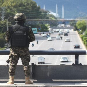 “সেনার দখলে গোটা শহর”-বিশ্বযুদ্ধের মাঝেই ‘দালালি’ করছে পাকিস্তান? “সেনার দখলে গোটা শহর”-বিশ্বযুদ্ধের মাঝেই ‘দালালি’ করছে পাকিস্তান?