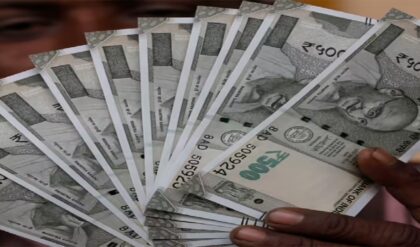 অষ্টম বেতন কমিশন বনাম মহার্ঘ ভাতা! লক্ষ লক্ষ সরকারি কর্মীর উদ্বেগের আসল কারণ কী? অষ্টম বেতন কমিশন বনাম মহার্ঘ ভাতা! লক্ষ লক্ষ সরকারি কর্মীর উদ্বেগের আসল কারণ কী?