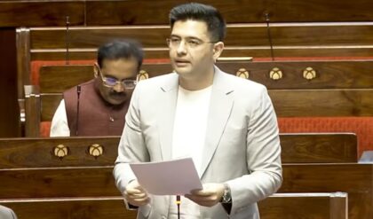 “আমাকে কেন চুপ করানো হচ্ছে?”-রাজ্যসভার পদ খোয়ালেন রাঘব, সংসদে জারি নিষেধাজ্ঞা?