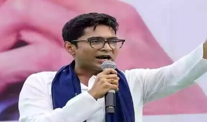 “৩০০০ টাকা নয়, ওটা নতুন জুমলা!” অমিত শাহের প্রতিশ্রুতিকে ‘চিটফান্ড’ বলে কটাক্ষ অভিষেকের “৩০০০ টাকা নয়, ওটা নতুন জুমলা!” অমিত শাহের প্রতিশ্রুতিকে ‘চিটফান্ড’ বলে কটাক্ষ অভিষেকের