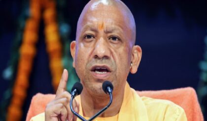 মোদী-শাহের পর এবার টার্গেট বাংলা! রবিবারেই বঙ্গে যোগী আদিত্যনাথ, কাঁপবে কোন কোন জেলা? মোদী-শাহের পর এবার টার্গেট বাংলা! রবিবারেই বঙ্গে যোগী আদিত্যনাথ, কাঁপবে কোন কোন জেলা?