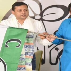 গেরুয়া ত্যাগ করে মমতার শরণে চন্দ্র কুমার বোস! বামেদের ভোট দেওয়ার নিদান দেওয়া সেই বিজেপি নেতা এবার তৃণমূলে