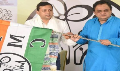 গেরুয়া ত্যাগ করে মমতার শরণে চন্দ্র কুমার বোস! বামেদের ভোট দেওয়ার নিদান দেওয়া সেই বিজেপি নেতা এবার তৃণমূলে