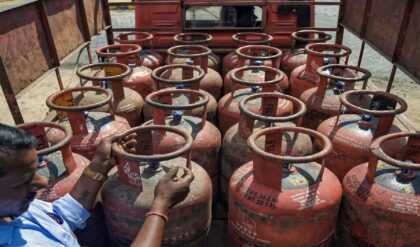 যুদ্ধ মিটতেই ভোলবদল! আতঙ্ক কাটিয়ে এখন সিলিন্ডার নিতে নারাজ আমজনতা, বিপাকে গ্যাস ডিস্ট্রিবিউটররা