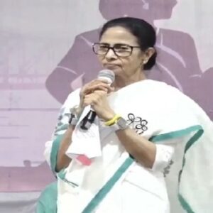 লক্ষ্মীর ভাণ্ডার মিলবে আজীবন! ছাতনার সভা থেকে ‘মানব ধর্ম’ ও বিজেপির ‘১৫ লক্ষ’ নিয়ে গর্জে উঠলেন তৃণমূল নেত্রী