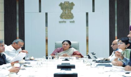 মেট্রোর ওপরেই দৌড়বে গাড়ি! মুখ্যমন্ত্রী রেখা গুপ্তার ঝটিকা সফরে বড় সিদ্ধান্ত, ২০২৬-এর মধ্যেই বদলে যাচ্ছে রাজধানীর মানচিত্র