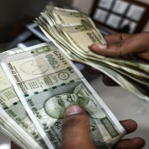 বাংলার মহিলাদের জন্য বাম্পার অফার! বিজেপি জিতলে প্রতি মাসে অ্যাকাউন্টে ৩০০০ টাকা, জানুন বিশদে