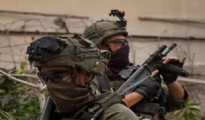 আকাশ কালো করে বৃষ্টির মতো ঝরছে রকেট! ইজরায়েল-লেবানন সীমান্তে তুমুল সংঘর্ষ; মৃত ১০০ ছাড়াল