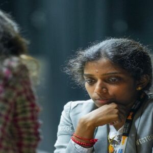 বিশ্বচ্যাম্পিয়ন হওয়ার স্বপ্নে ধাক্কা? শেষ দুই রাউন্ডে কি কামব্যাক করতে পারবেন ভারতের বৈশালী?