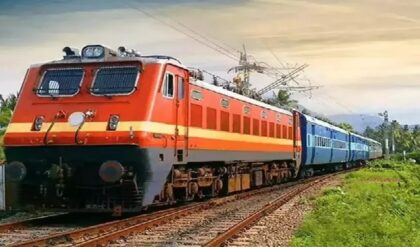 রেলযাত্রীদের জন্য বাম্পার ধামাকা! লোকাল ট্রেনের টিকিটে বড় ছাড়, সাশ্রয় হবে প্রতি সফরে