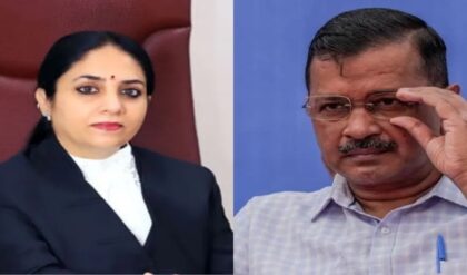 বেঞ্চ বদলের মরিয়া চেষ্টা কেজরিওয়াল-সিসোদিয়ার! সলিসিটর জেনারেলের তোপ— ‘বিচার ব্যবস্থার ওপর চাপ সৃষ্টির কৌশল’
