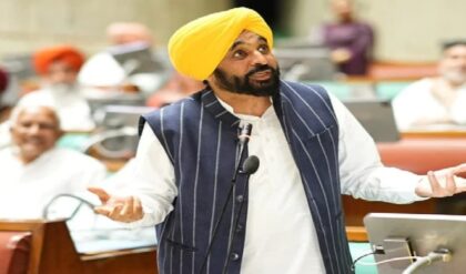 পাঞ্জাবে ধর্ম অবমাননা এখন জামিন অযোগ্য অপরাধ! যাবজ্জীবন কারাদণ্ডের নতুন আইন নিয়ে তোলপাড় পাঞ্জাবে ধর্ম অবমাননা এখন জামিন অযোগ্য অপরাধ! যাবজ্জীবন কারাদণ্ডের নতুন আইন নিয়ে তোলপাড়