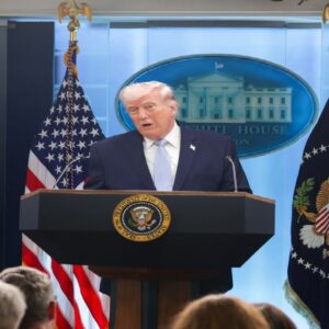 ‘সমুদ্রের নিচে হাড়গোড় হয়ে পড়ে থাকবে নৌবাহিনী’, ইরানকে ধ্বংসের চরম হুঁশিয়ারি ট্রাম্পের!