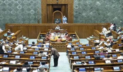 আসন সংখ্যা ৫৪৩ থেকে বেড়ে ৮১৬! নারী শক্তি বন্দন অধিনিয়ম নিয়ে সংসদীয় যুদ্ধের ডাক তৃণমূলের আসন সংখ্যা ৫৪৩ থেকে বেড়ে ৮১৬! নারী শক্তি বন্দন অধিনিয়ম নিয়ে সংসদীয় যুদ্ধের ডাক তৃণমূলের