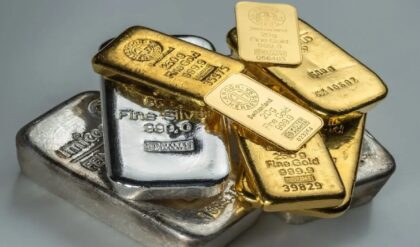 আমজনতার স্বস্তি! এক ধাক্কায় অনেকটা কমল সোনা ও রুপোর দাম, সোনা কি আরও সস্তা হবে?