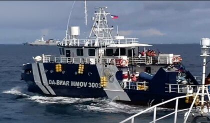 সমুদ্রে বিষ মিশিয়ে ষড়যন্ত্র! দক্ষিণ চীন সাগরে চীনা নৌকায় সায়ানাইড উদ্ধার, তোলপাড় বিশ্ব সমুদ্রে বিষ মিশিয়ে ষড়যন্ত্র! দক্ষিণ চীন সাগরে চীনা নৌকায় সায়ানাইড উদ্ধার, তোলপাড় বিশ্ব