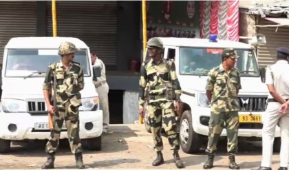 “ভোটের মুখে বন্ধ হচ্ছে ক্লাস?”-নির্বাচনের জেরে স্কুলে বাস অমিল,ফের শুরু ‘অনলাইন’ পঠনপাঠন “ভোটের মুখে বন্ধ হচ্ছে ক্লাস?”-নির্বাচনের জেরে স্কুলে বাস অমিল,ফের শুরু ‘অনলাইন’ পঠনপাঠন