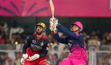 “২৬৩-র স্ট্রাইকরেটে কাঁপছে বিশ্ব ক্রিকেট!”-ভারতের নীল জার্সিতে কবে নামছেন বৈভব?