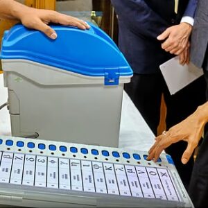 “ছাপ্পা রুখতে নয়া দাওয়াই”-এবার বুথের বাইরেই বসছে বিশেষ টিম, ভুয়ো ভোটার দিলেই বিপদ!