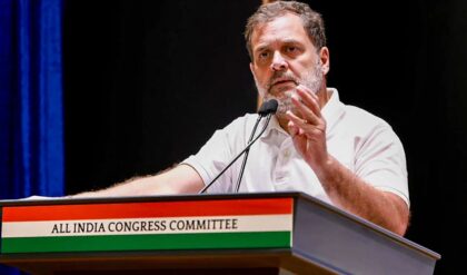 “বিজেপির জন্য রাস্তা তৈরি করছে তৃণমূলই!”-ভোট শুরুর ৯ দিন আগে রায়গঞ্জে রাহুলের হুঙ্কার “বিজেপির জন্য রাস্তা তৈরি করছে তৃণমূলই!”-ভোট শুরুর ৯ দিন আগে রায়গঞ্জে রাহুলের হুঙ্কার