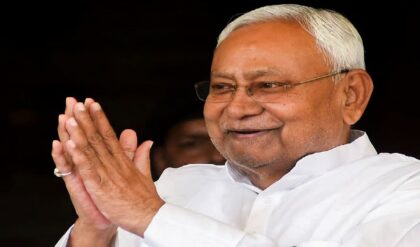 নীতীশ যুগের অবসান? দিল্লিতে পাড়ি দিচ্ছেন ‘সুশাসন বাবু’, বিহারের নতুন মুখ্যমন্ত্রী নিয়ে তুঙ্গে জল্পনা!