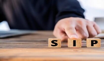 রেকর্ড হারে বন্ধ হচ্ছে মিউচুয়াল ফান্ড! অস্থির বাজারে কীভাবে সুরক্ষিত রাখবেন আপনার কষ্টার্জিত টাকা?