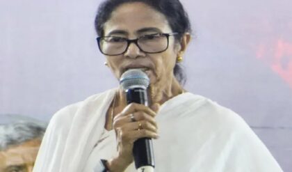 শুভ নববর্ষে ‘নতুন ভোরে’র ডাক! “দিল্লির জমিদারদের আর চমকানি নয়”, হুঁশিয়ারি তৃণমূল নেত্রীর