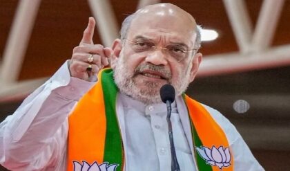 “আপনারা পদ্ম খুঁজুন, গুন্ডাদের আমি খুঁজব!” শাহের হুঙ্কারে কাঁপছে উত্তরবঙ্গ, ভোটের আগে রণক্ষেত্র রাজনীতি!