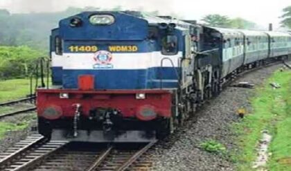 কলকাতা যাওয়ার স্বপ্ন শেষ রেললাইনে! যোগীরাজ্যে ট্রেনের ধাক্কায় প্রাণ হারালেন ৫ যাত্রী, শোকস্তব্ধ মুখ্যমন্ত্রী