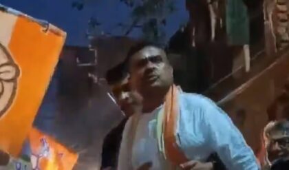 শুনেছিলেন ‘জয় বাংলা’, গাড়ি থেকেই তেড়ে গেলেন শুভেন্দু! দেখেনিন ভিডিও