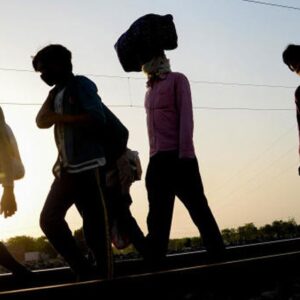 “ভোট না দিলে নাগরিকত্ব থাকবে তো?”-কাজ ছেড়ে ফেরার হিড়িক পরিযায়ী শ্রমিকদের!