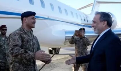 পরমাণু বোমা না কি শান্তি? আমেরিকার ‘দালাল’ হয়ে ইরানে পাক সেনাপ্রধান মুনির