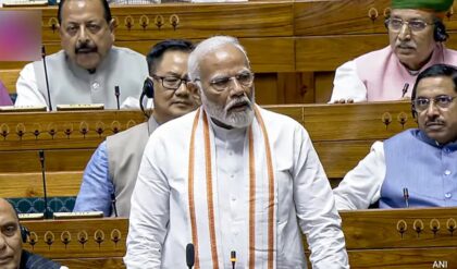 সংসদে ‘ঐতিহাসিক’ পদক্ষেপ মোদী সরকারের! মহিলা সংরক্ষণের আড়ালে আসন বৃদ্ধি?