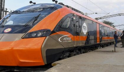 রেলে ভ্রমণের সংজ্ঞাই বদলে যাবে! হাওড়া-গুয়াহাটির পর এবার নতুন রুটে বন্দে ভারত স্লিপার, আকাশছোঁয়া গতিতে গন্তব্যে